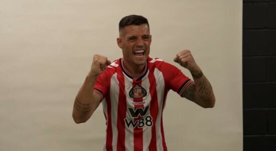 Xhaka ndihet krenar dhe i emocionuar me kalimin te Sunderland