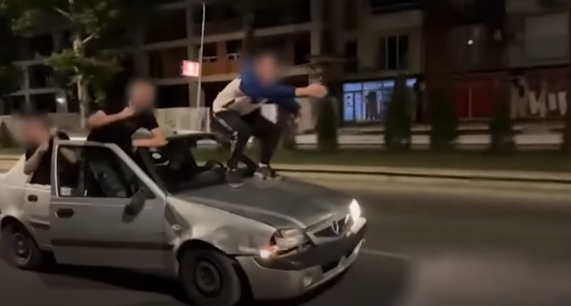 MPB ndërmerr masa ndaj të rinjve që xhironin video të rrezikshme mbi veturë në Shkup