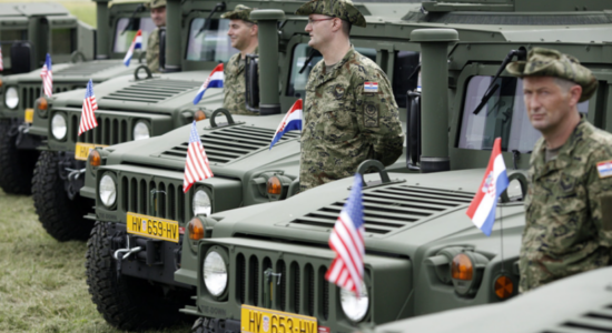 Kroacia, Shqipëria dhe Kosova planifikojnë blerje të përbashkët të armëve amerikane
