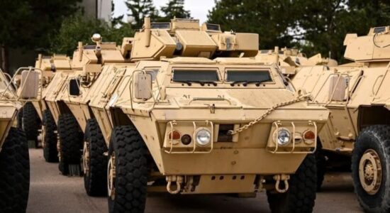 50 autoblinda për Kosovën, Ambasada amerikane: Angazhim i përbashkët për forcimin e kapacitetit mbrojtës të FSK-së