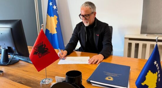 Vitia: Kërkuam disa herë nga Shqipëria hemodializë falas për qytetarët e Kosovës, ende s’kemi përgjigje zyrtare