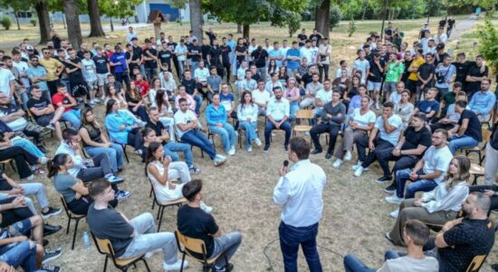 Osmani: E ardhmja ndërtohet bashkë me rininë me energjinë, idetë dhe guximin e tyre