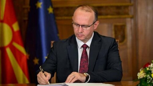 (VIDEO) Zgjedhjet lokale më 19 tetor, kryeparlamentari Gashi e nënshkroi vendimin