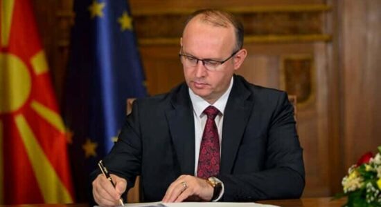(VIDEO) Zgjedhjet lokale më 19 tetor, kryeparlamentari Gashi e nënshkroi vendimin