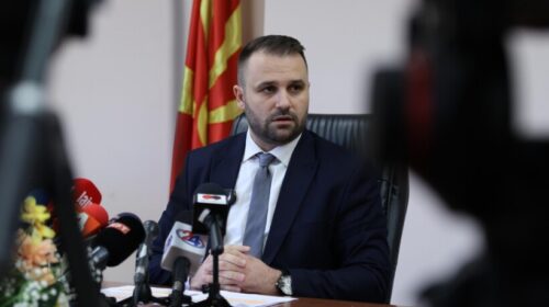 Ministri Durmishi: Sigurojmë zbritje deri në 15% për pajisjet shkollore, mbështetje reale për familjet para vitit shkollor