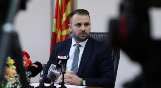 Ministri Durmishi: Sigurojmë zbritje deri në 15% për pajisjet shkollore, mbështetje reale për familjet para vitit shkollor