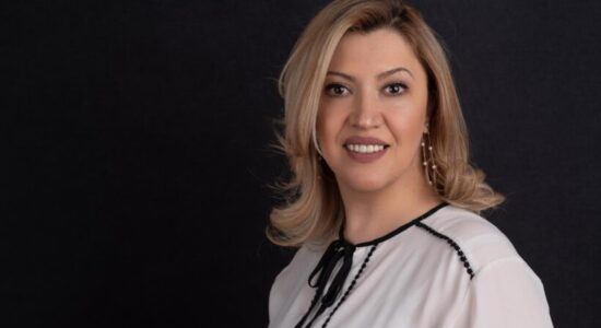 Leyla Sherif Emin, shkrimtarja turke nga Shkupi, zgjidhet nënkryetare e Unionit të Grave Poete të Botës Turke