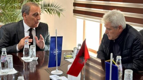 Besnik Emshiu do të garon për mandatin e dytë për kryetar komune të Bogovinës