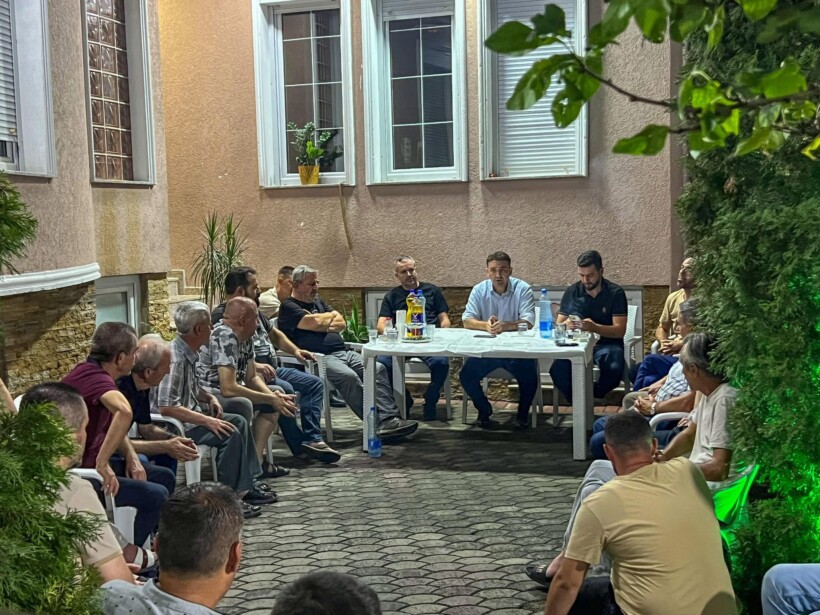 Bujar Osmani në takim me banorët e lagjes Gazibabë të Çairit