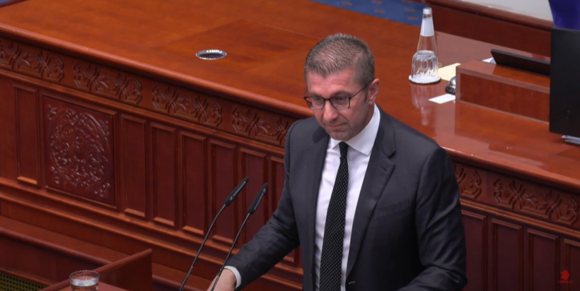 (VIDEO) Mickoski përdor fjalën “kaur” në Kuvend, fjalori i kryeminsitrit përplas partitë shqiptare