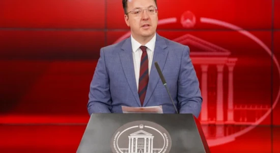 Nikollovski: Për dy deri dy vite e gjysmë nga përfundimi i studimeve hekurudha nga Shkupi deri në Kërçovë duhet të jetë gati