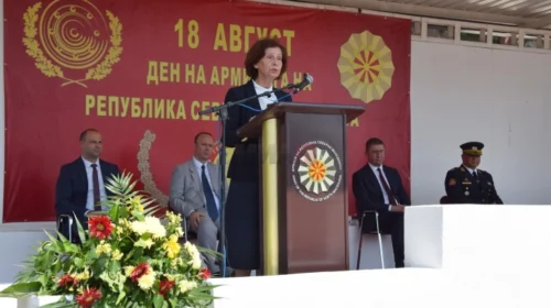 (VIDEO) Siljanovska: Ushtria është shtylla e paqes dhe stabilitetit