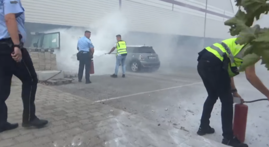 Zjarri në Qendrën Boris Trajkovski Shkup, nëntë policë përfunduan në Toksikologji