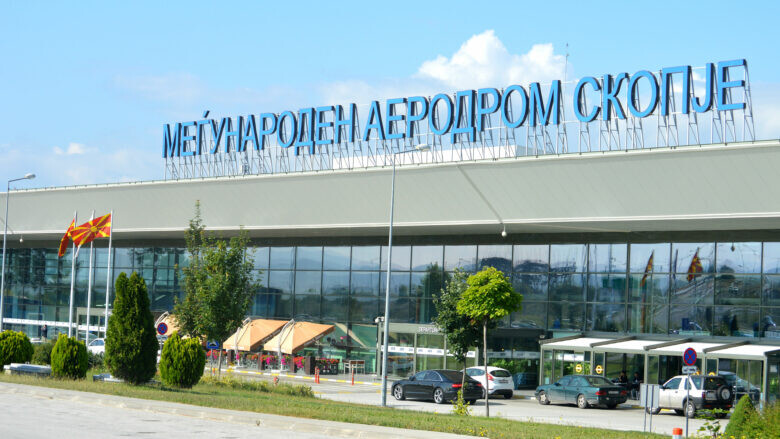 Paralajmërim i rrejshëm për bombë në Aeroportin e Shkupit, policia ngrit kallëzim ndaj një 26-vjeçari