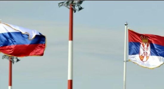 Ambasada ruse në Beograd: Për situatën në Serbi, zgjidhja vetëm sipas rregullave të shtetit