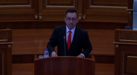 Dima Basha ulet në krye të Kuvendit, fjalët e tij të para si kryeparlamentar