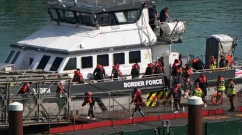 Britania ndryshon rregullat e azilit! Apelimet do të shqyrtohen më shpejt, mijëra emigrantë pritet…