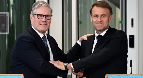 Për pak ditë Britania do të nisë t’i dëbojë drejt Francës emigrantët e paligjshëm