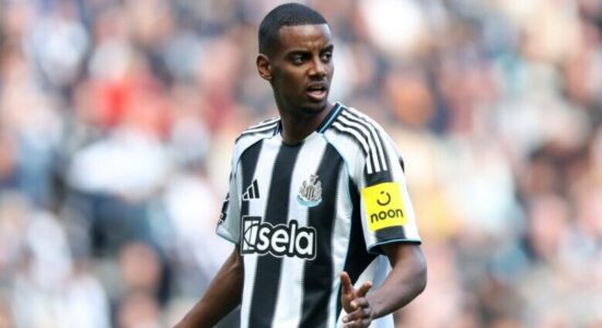 Newcastle refuzon ofertën zyrtare të Liverpoolit për Alexander Isak