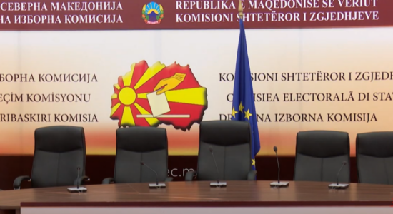 (VIDEO) Komunat shqiptare humbin shumë këshilltarë