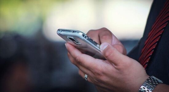 Koreja e Jugut miraton ligjin që ndalon përdorimin e telefonave celularë dhe pajisjeve digjitale në shkolla