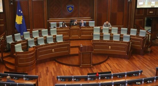 Kosovë, vazhdimi i seancës konstituive caktohet për më 20 gusht