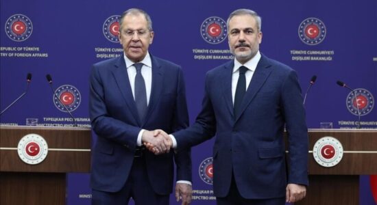 Kryediplomati turk Fidan zhvillon bisedë telefonike me homologun rus Lavrov