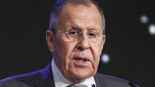 Lavrov mbërrin në Alaskë: Rusia ka një pozicion të qartë që do të përcaktohet në bisedimet me SHBA-në