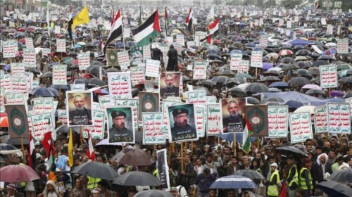 Mijëra njerëz mblidhen në kryeqytetin e Jemenit për solidaritet me palestinezët