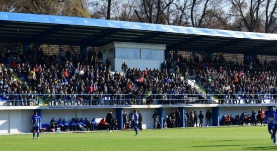 Stadiumi i Shkupit pa kushte! Shkupi dhe Vardari do të luajnë në Strumicë