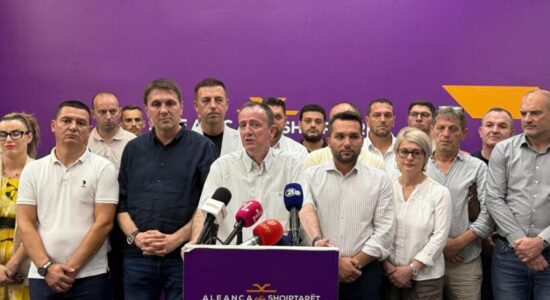 ASH: Përderisa e sulmon VMRO, e dimë që kryetari Arben Taravari është në rrugë të drejtë!