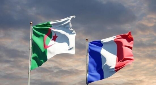 Algjeria anulon marrëveshjen e vizave diplomatike me Francën, akuzon Parisin për “taktika presioni”