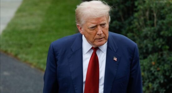 Trump do të largohet “shpejt” nga samiti i Alaskës nëse bisedimet me Putinin nuk shkojnë mirë
