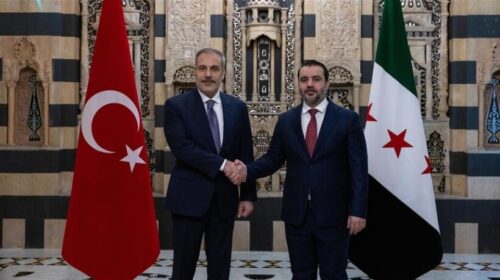 Ministri i Jashtëm turk riafirmon mbështetjen për vullnetin e popullit sirian