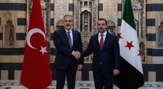 Ministri i Jashtëm turk riafirmon mbështetjen për vullnetin e popullit sirian