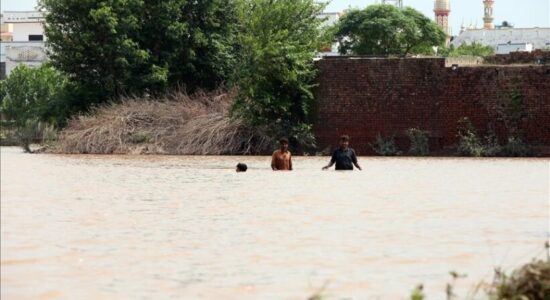 Gjashtëmbëdhjetë të tjerë humbin jetën nga përmbytjet në Pakistanin verilindor