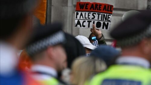 “Amnesty” thirrje policisë britanike të mos arrestojë protestuesit paqësore që mbështesin “Palestine Action”