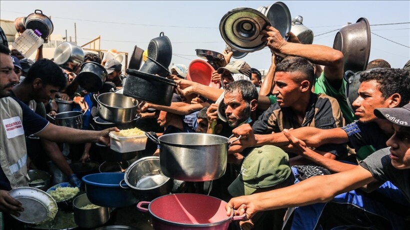 Gaza përballet me përkeqësim të urisë, palestinezët presin në radhë për ushqim mes bllokadës çnjerëzore izraelite