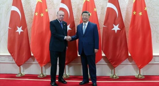 Presidenti turk Erdogan takohet me homologun kinez Xi gjatë vizitës në Kinë