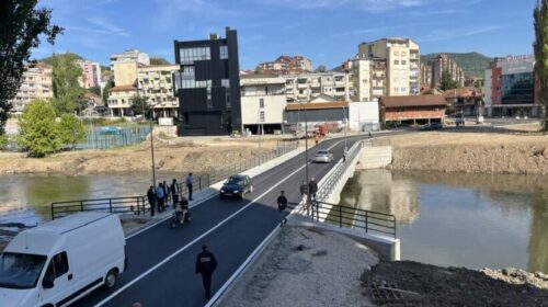 Kurti uron qytetarët: Më pak se dy muaj u deshën për të ngritur urën e 36-të në Kosovë mbi lumin Ibër
