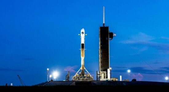 SpaceX lëshon “anijen e 50-të kozmike Dragon” në Stacionin Ndërkombëtar Hapësinor në misionin e furnizimit për NASA-n