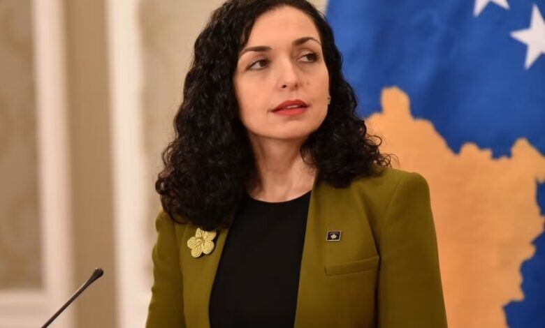 Thirrjet antishqiptare në ndeshjen Maqedonia e Veriut – Rumani, reagon presidentja e Kosovës, Vjosa Osmani