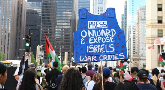 Protestuesit pro-palestinezë në Chicago kërkojnë lirimin e palestinezëve të burgosur