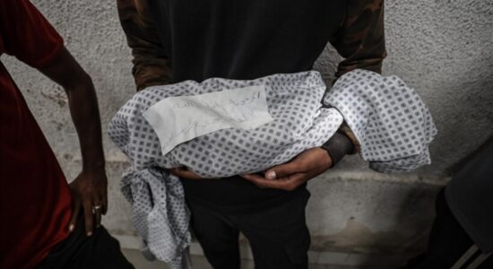 Në 24 orët e fundit, 5 palestinezë, përfshirë dy fëmijë vdesin nga uria në Gaza