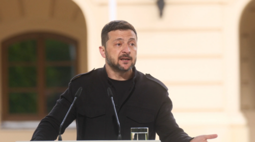 Zelensky: Rusia po zhvendos trupat për sulme të reja