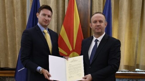 Afrim Gashi takohet me Denion Meidanin: Zhvilluam një takim të frytshëm