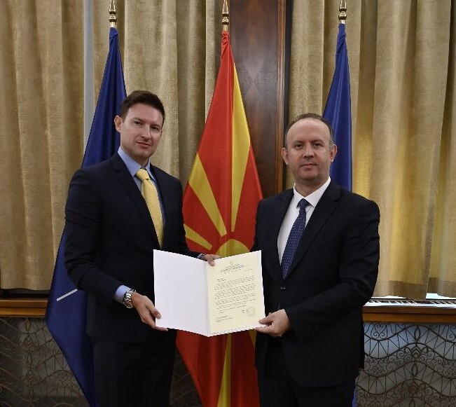 Afrim Gashi takohet me Denion Meidanin: Zhvilluam një takim të frytshëm