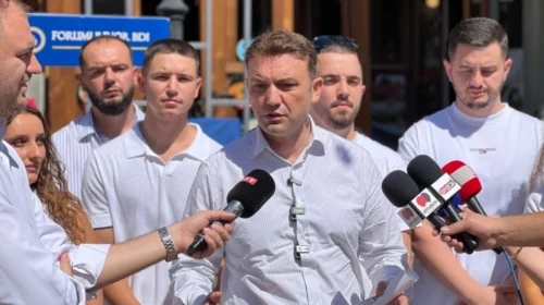 Bujar Osmani: Dua debat me Mickoskin, jo me ndërmjetësuesit e ti