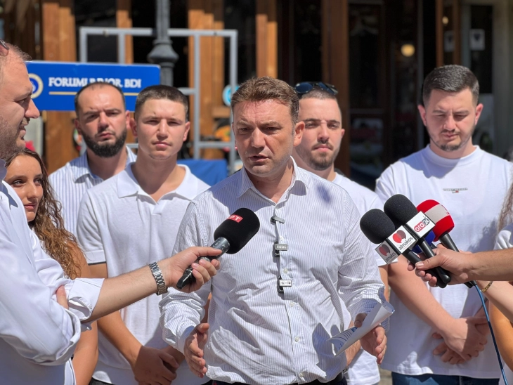 Bujar Osmani: Dua debat me Mickoskin, jo me ndërmjetësuesit e ti