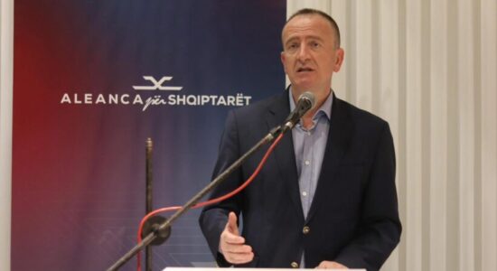 Arben Taravari: Të gjithë ecim të bindur drejt Fitores së Tetorit!
